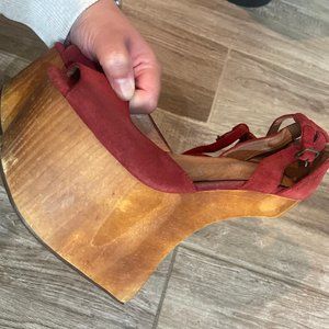 Jeffrey Campbell Red Heelless Platform T Strap Peep Toe +-7"